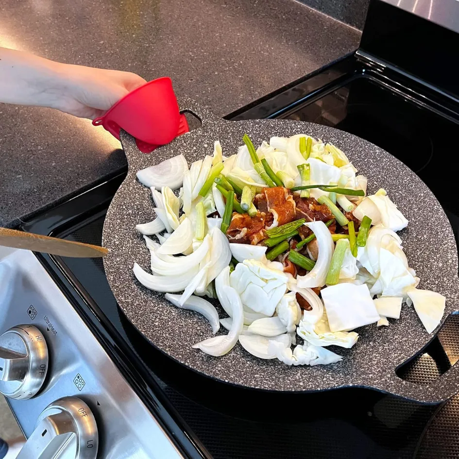 CookFlex™ – Frigideira de Pedra Vulcânica Antiaderente + Livro Digital com 30 Receitas Saudáveis e Rápidas para o Dia a Dia! - Image 2